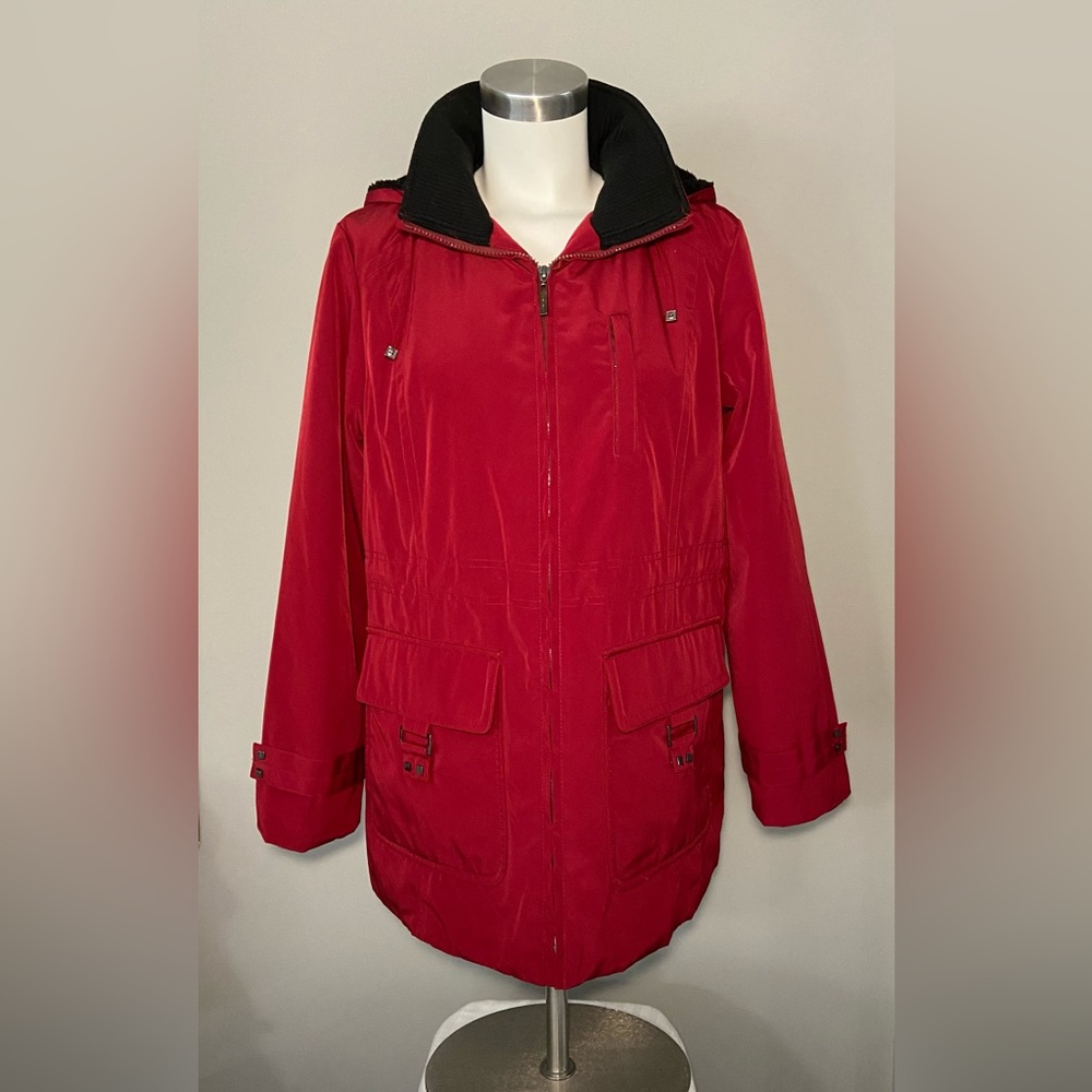 London Fog Ladies Size M Hip Length Lined Burgandy Jacket Zip Front Closure